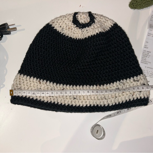 Handmade crochet 8-ball beanie - Picture 5 of 6